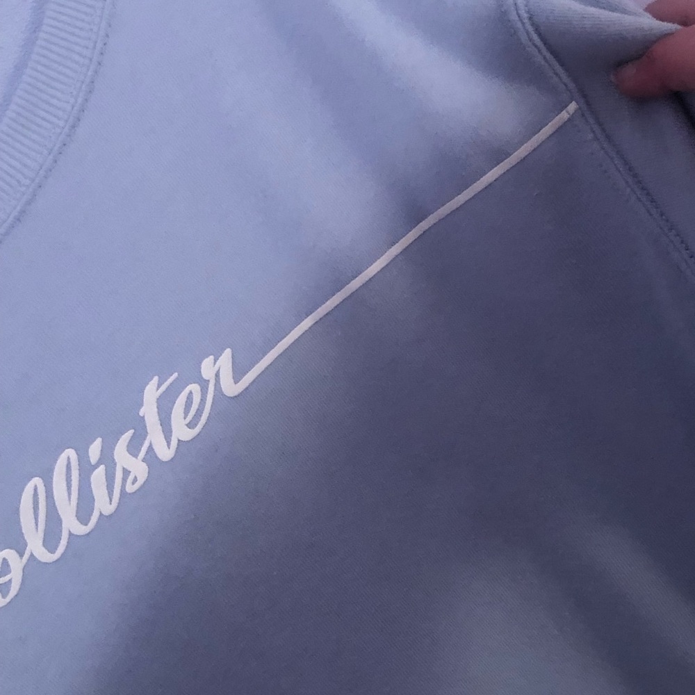 Hollister Baby Blue Boat Neck Oversized Graphic Sweatshirt Size XS - Picture 3 of 7